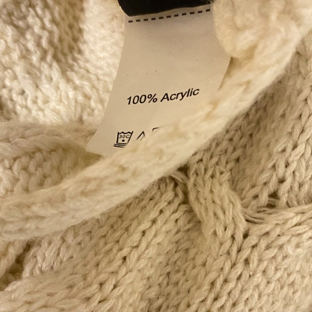 Cropped Cable Knit Turtleneck - Picture 5 of 7